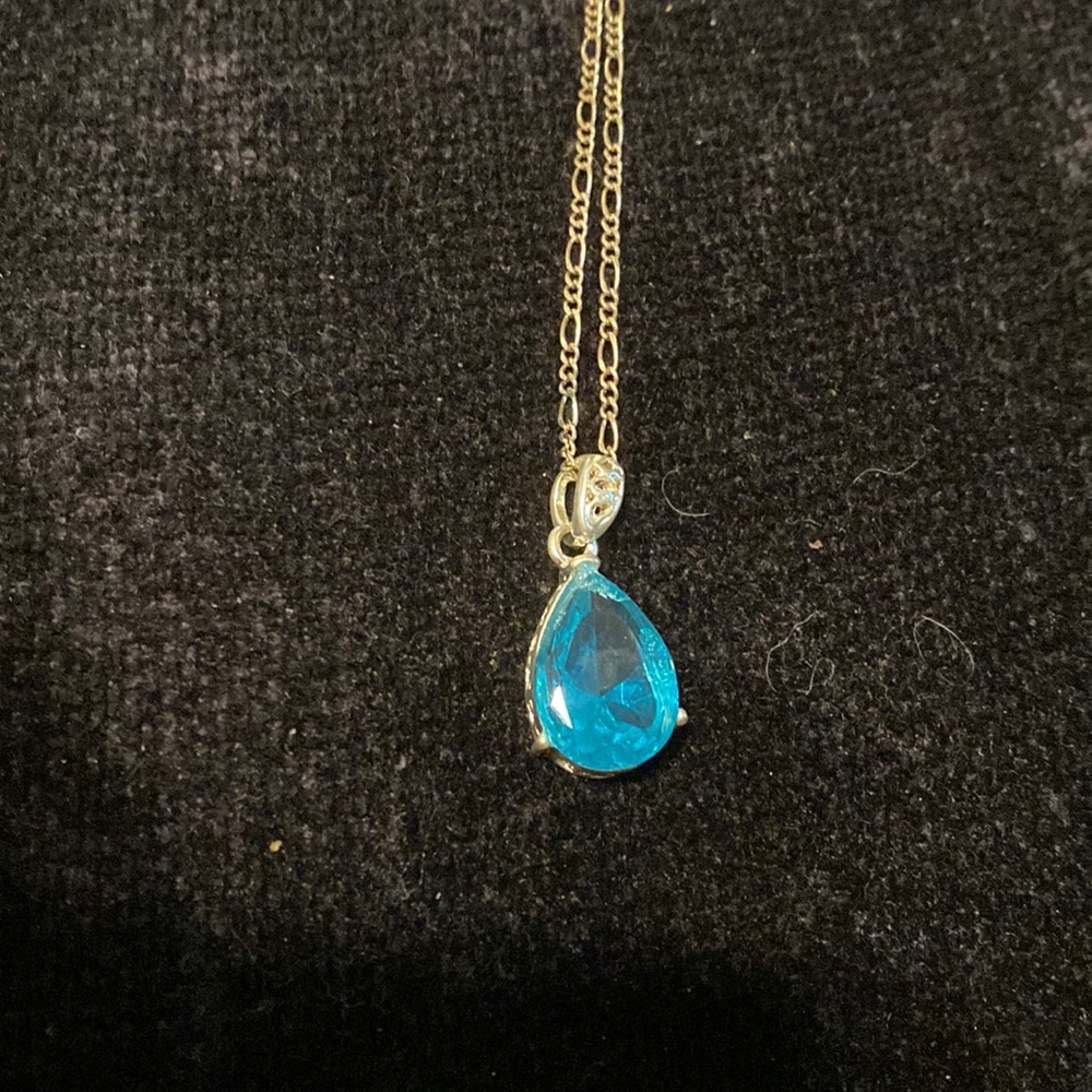 28” long tunic length silver plated chain holds blue teardrop pendant $13.00 - Picture 1 of 3
